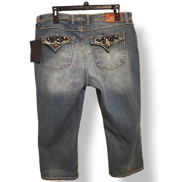 Seven7 Luxe Embellished Cowgirl Capri Jeans Size 16 NWTs - Picture 9 of 9